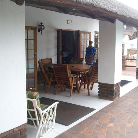 Oaktree Lodge Guest House Kyalami Exterior foto