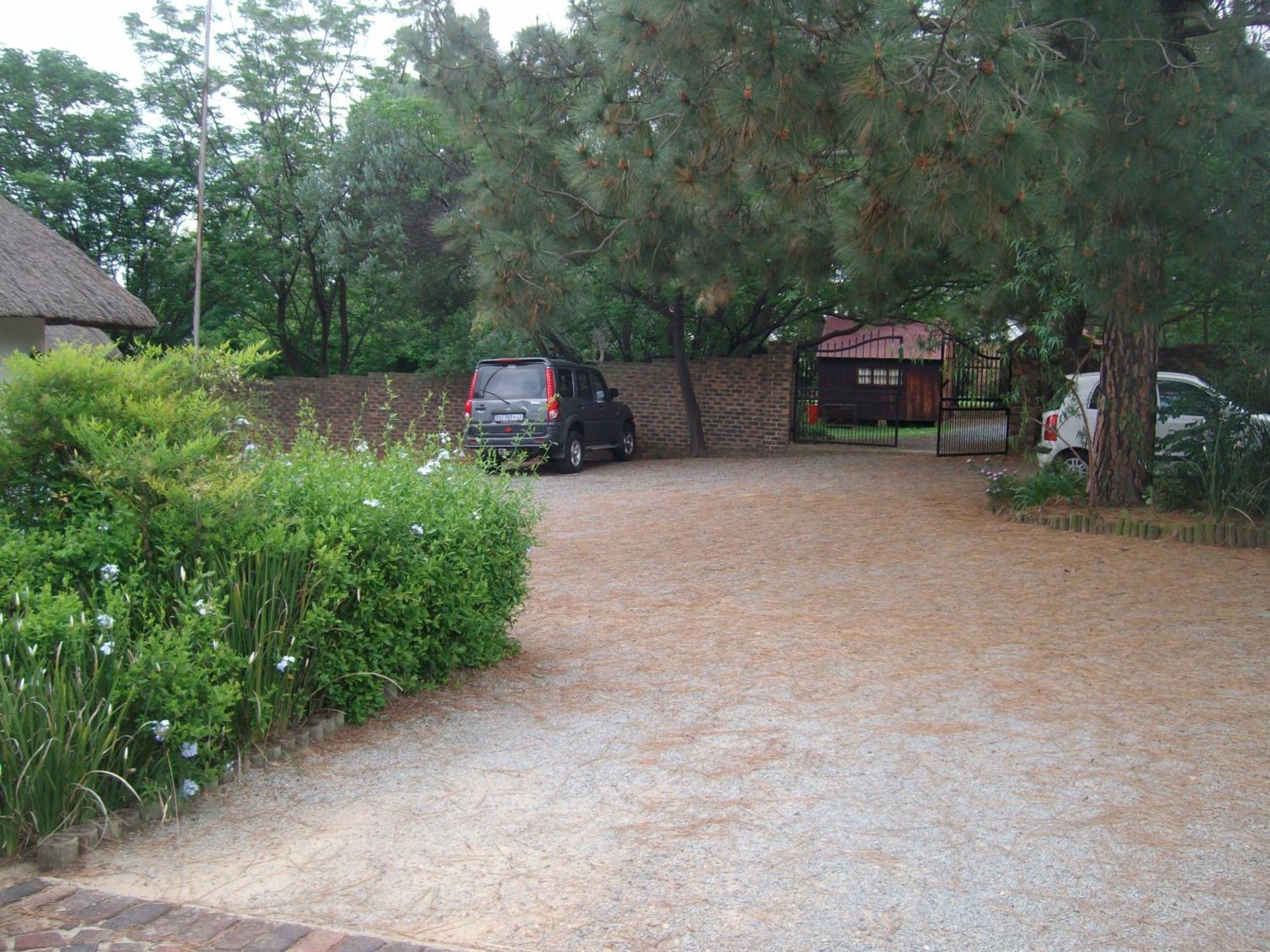Oaktree Lodge Guest House Kyalami Exterior foto